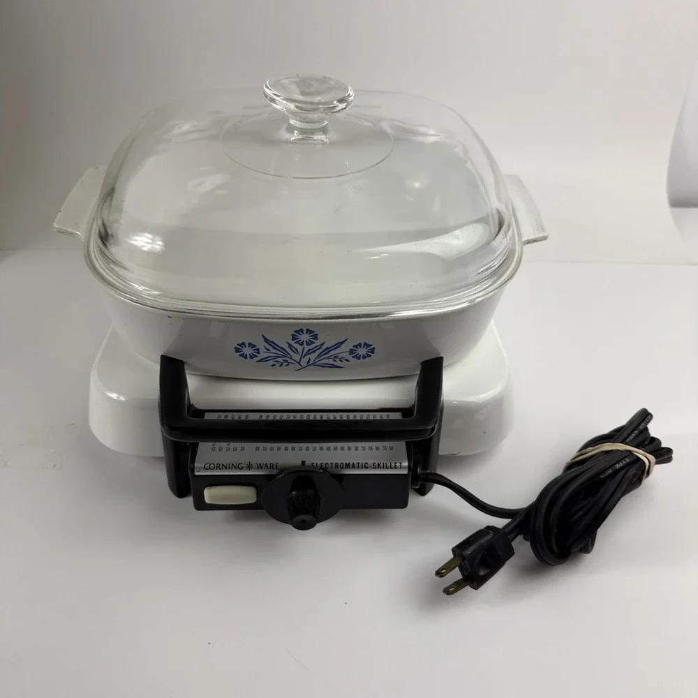 Vintage Corning Ware Blue Cornflower Electromatic Skillet P12ES A10B Casserole